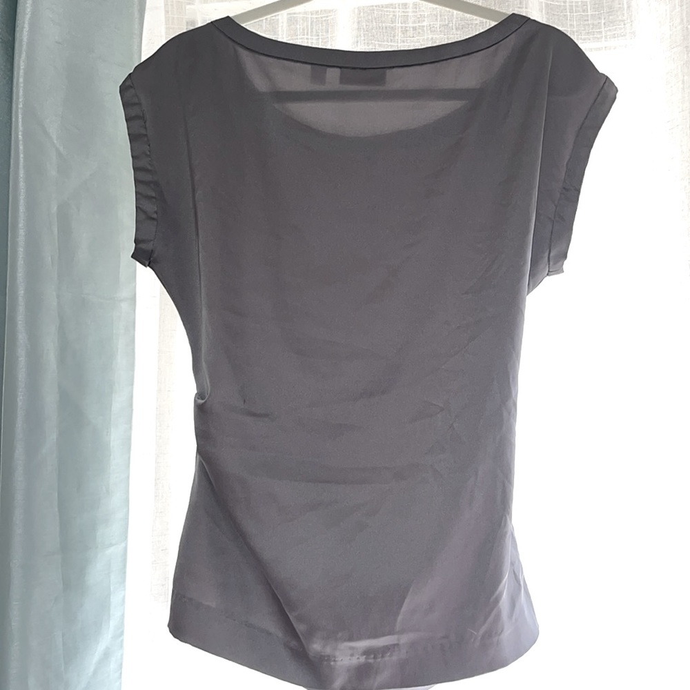 Woman’s New York & Company stretch blouse - Picture 6 of 10
